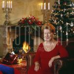 24-06-2006 Prinses Christina and laureaten by order of ABCD Records, on behalf of -My Christmas Album-.  June 24, 2006.

[keywords]Posed, Christmas Tree, Fire Place, Candles[/keywords]